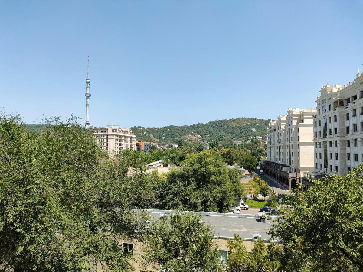 Квартира Коктобе С Видом На Горы Apartment อัลมาตี ภายนอก รูปภาพ